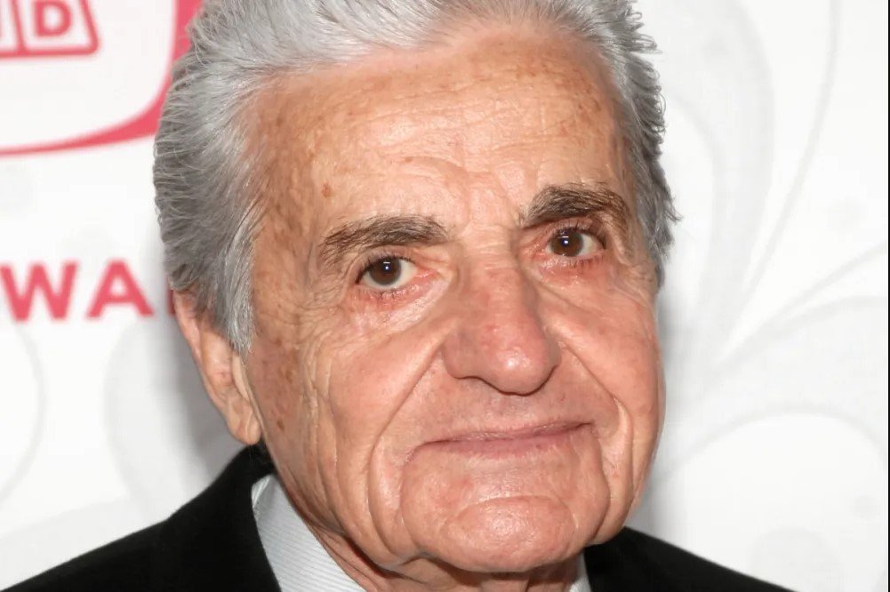 Tom Troupe, Actor de Televisión y Teatro que Apareció en ‘Star Trek’ y ‘Cheers’, Fallece a los 97 Años