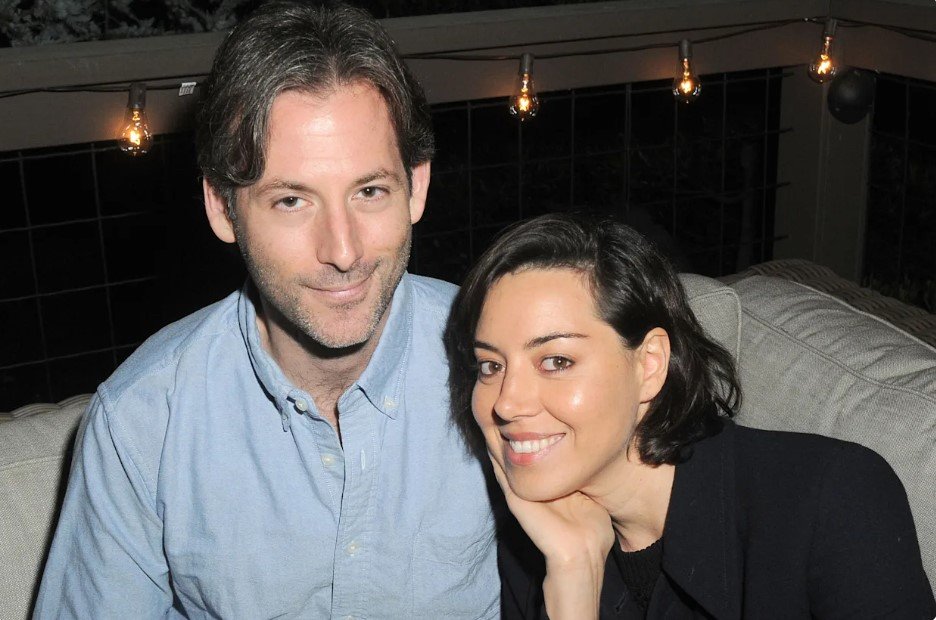 Aubrey Plaza explica por qué el duelo por la muerte de su esposo Jeff Baena se siente como la película The Gorge