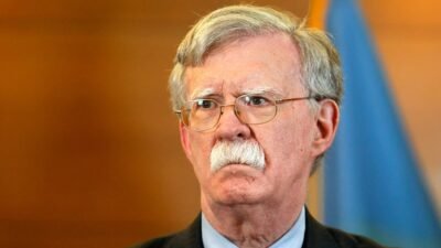 Allanamiento en la casa y oficina de John Bolton por documentos clasificados